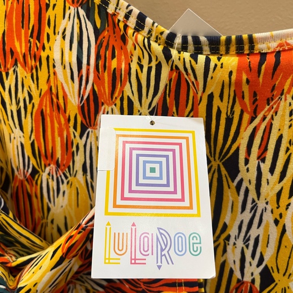 LuLaRoe Irma Tunic - Picture 2 of 4